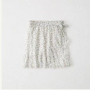 NWT Abercrombie & Fitch White Ruffle Skirt floral A&F